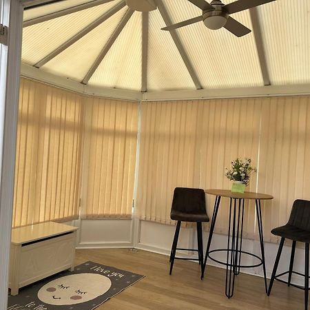 Fresh, Fully Equipped Modern House Can Sleep 5 Kiveton Park Экстерьер фото