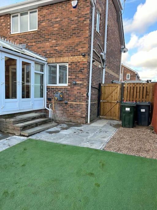 Fresh, Fully Equipped Modern House Can Sleep 5 Kiveton Park Экстерьер фото